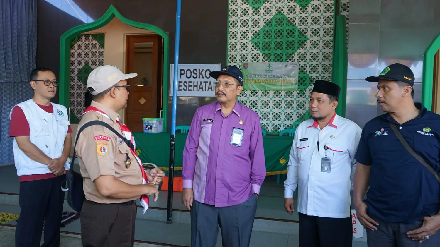 Cilacap Mosque: Where Worship Meets Local Life